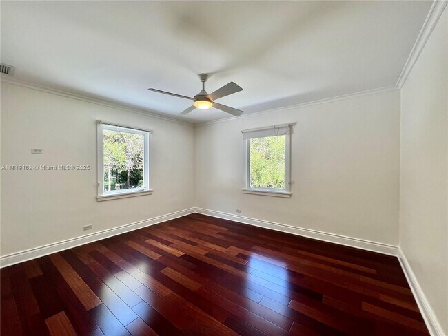 Building Photo - 6150 SW 92nd St