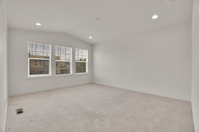 Building Photo - $2,680 - 2 Bed, 2.5 Bath Townhome in Broom...