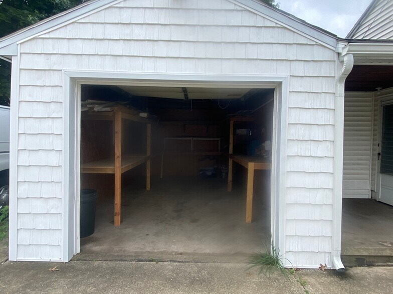Building Photo - 216 Dort Ln NW