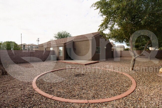 Building Photo - 2318 W Tanner Ranch Rd