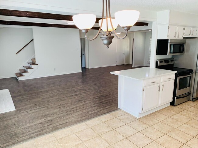 Building Photo - 7207 Poplar Pike