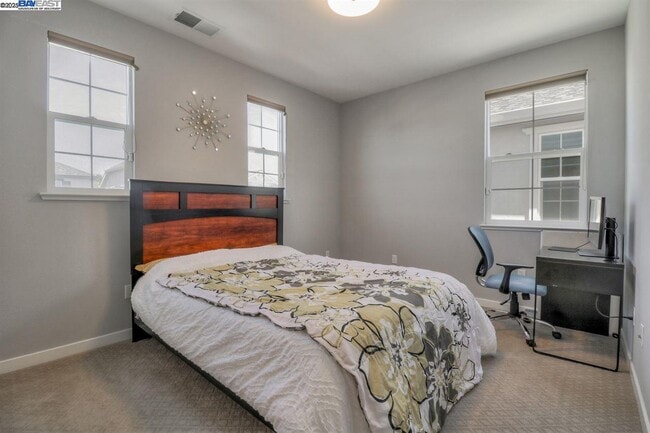 Building Photo - 36151 Windwood Ln