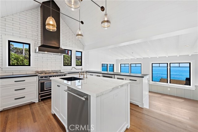 Building Photo - 154 Pearl St