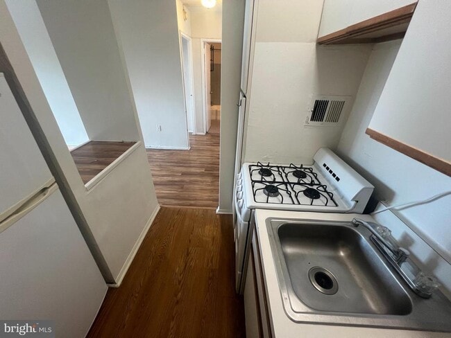 Building Photo - 2101 Chestnut St