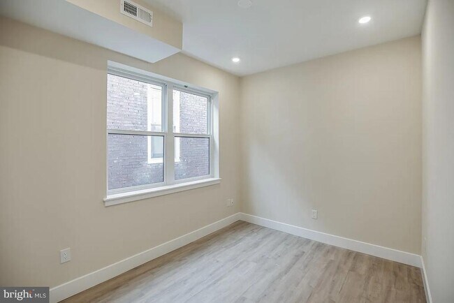 Building Photo - 3323 N 16th St