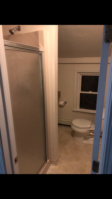 Building Photo - 8 E Oneida St