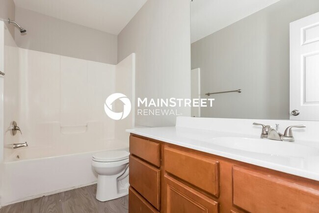 Building Photo - 3 Bedroom Pet-Friendly Home in Gastonia, NC with Main Street Renewal