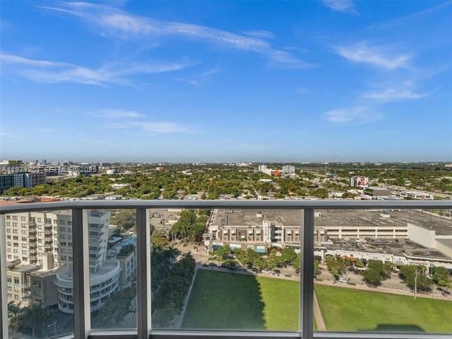 Building Photo - 121 NE 34th St