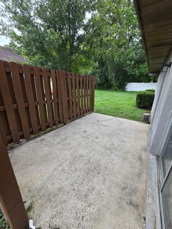 Building Photo - 2 bd townhouse for rent in Ocala