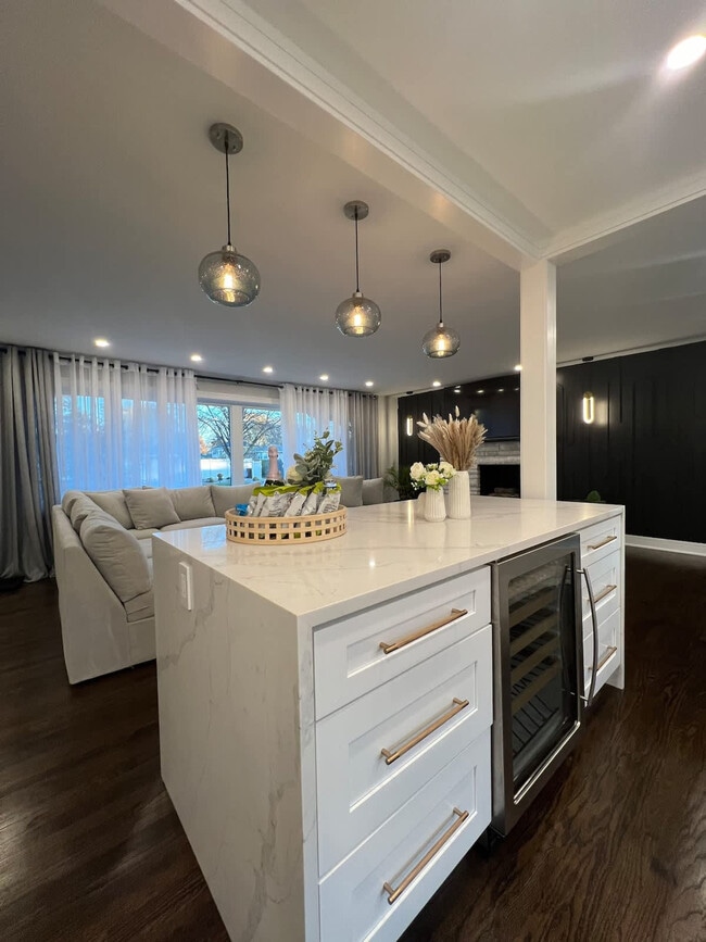 Building Photo - 7018 Le Claire Ave