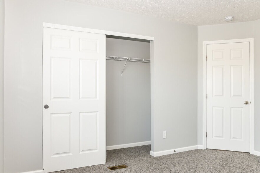 Building Photo - 3963 Genteel Dr