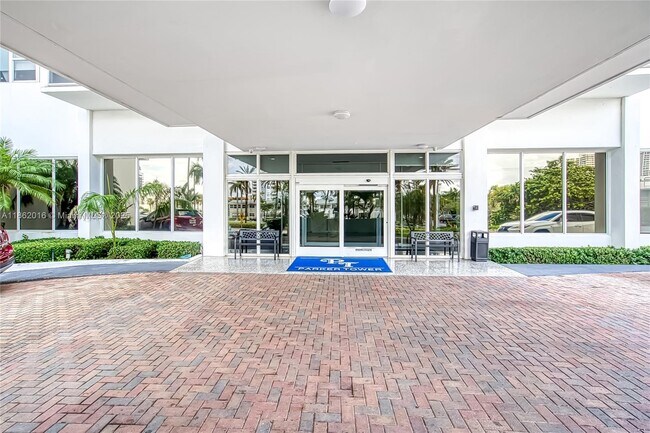 Building Photo - 3140 S Ocean Dr