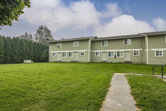 Building Photo - 800 S County Rd