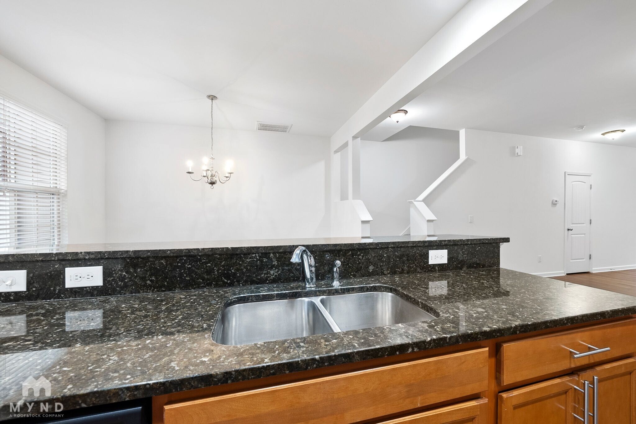 Building Photo - 1038 Grand Ridge Dr