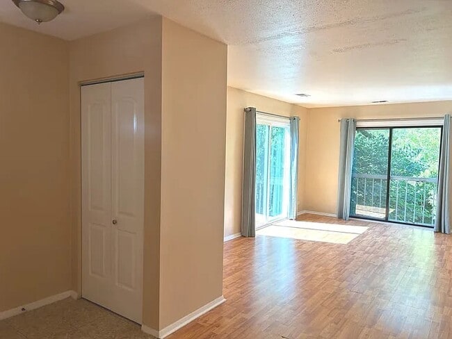 Building Photo - 1964 Kenilworth Cir