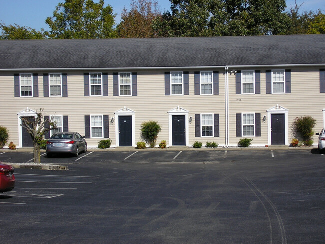 Building Photo - 1960 Stonehenge Avenue