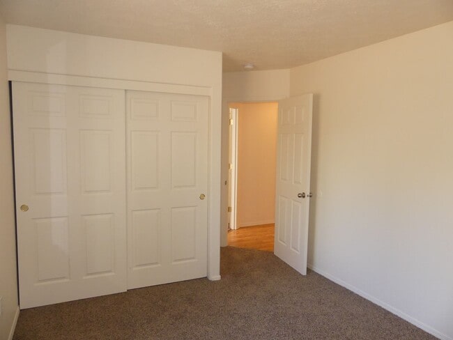 Building Photo - Cascadia Village Ranch Style Home - Moments from Downtown Sandy