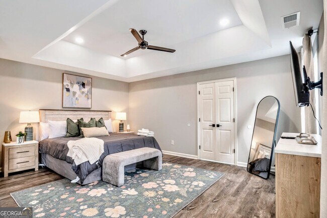 Building Photo - 8008 Clearview Cir