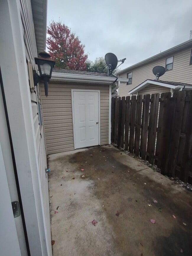 Building Photo - Townhome with a Great Location (Magnolia)