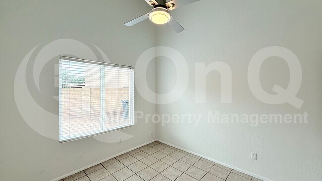 Building Photo - 307 N Red Rock St