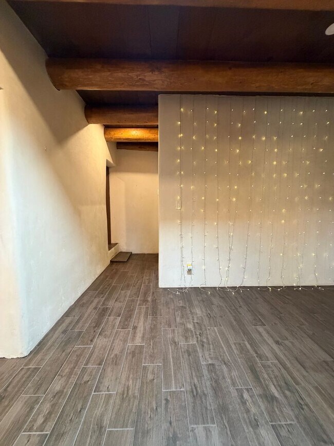 Building Photo - 152 Lorenzo Rd