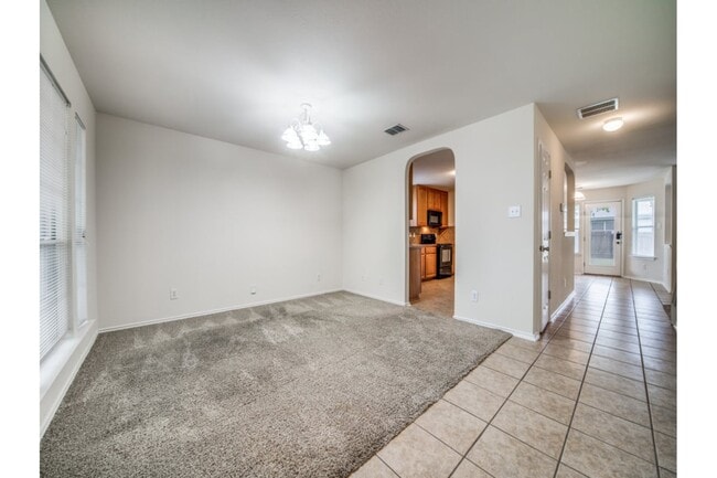 Building Photo - 415 Diana Dr