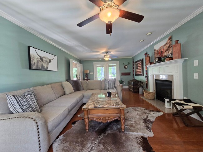Building Photo - 355 Orchard Falls Dr