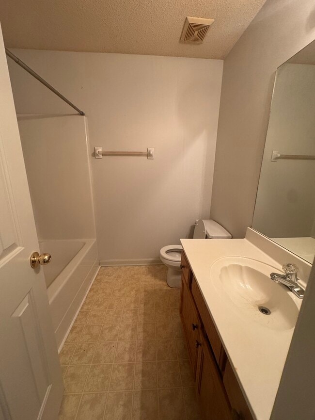 Building Photo - 2817 Misty Bay Dr