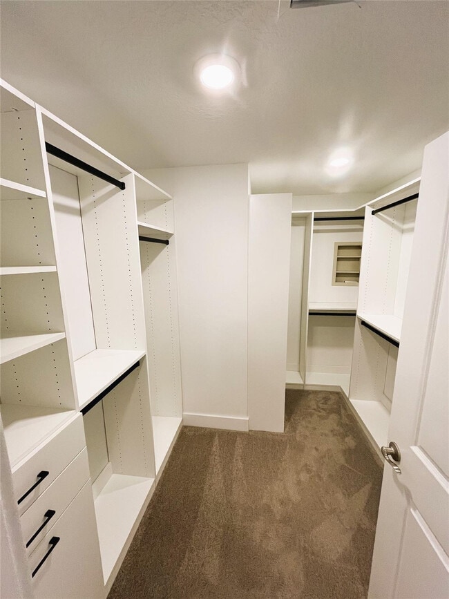 Building Photo - 226 Preserve Trl S