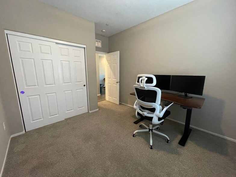 Building Photo - 8591 Insignia Ave