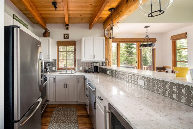 Building Photo - 7 Gambler Dr