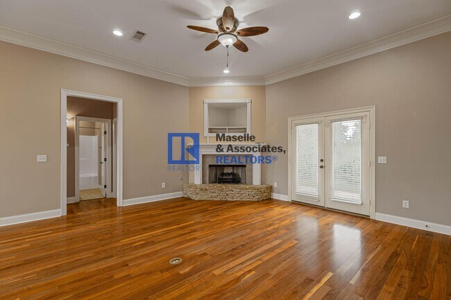 Building Photo - 403 Evian Way