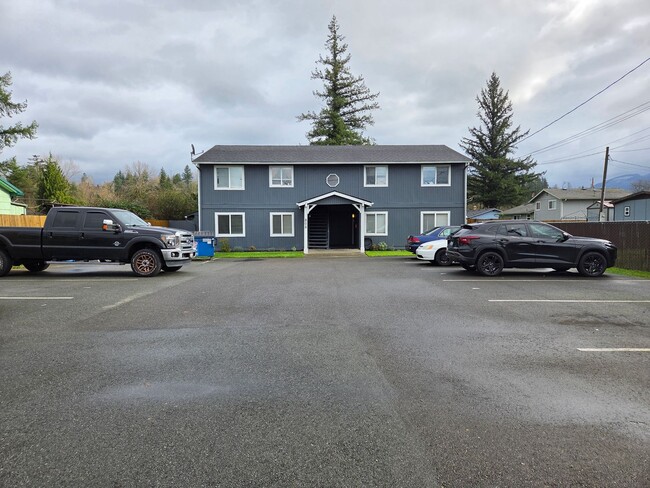 Building Photo - Newly Remodeled Two Bed One Bath Unit in the Heart of Sultan