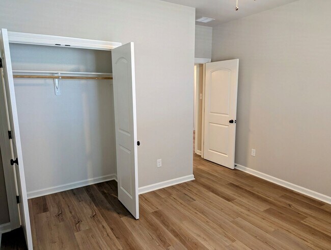 Building Photo - 136 Segovia Wy