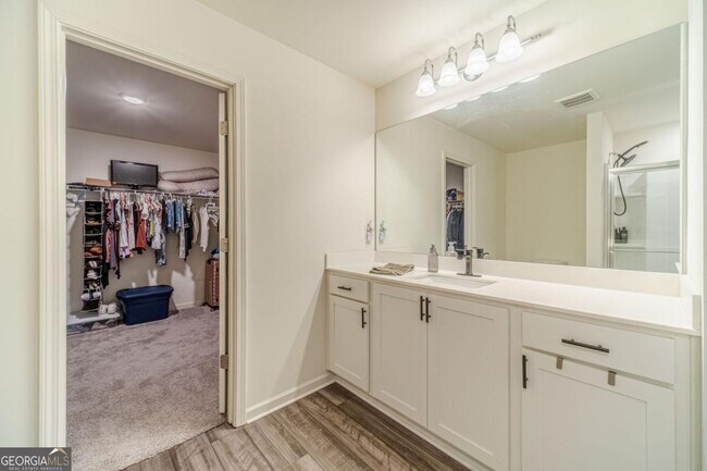 Building Photo - 222 Knightsbridge Ln