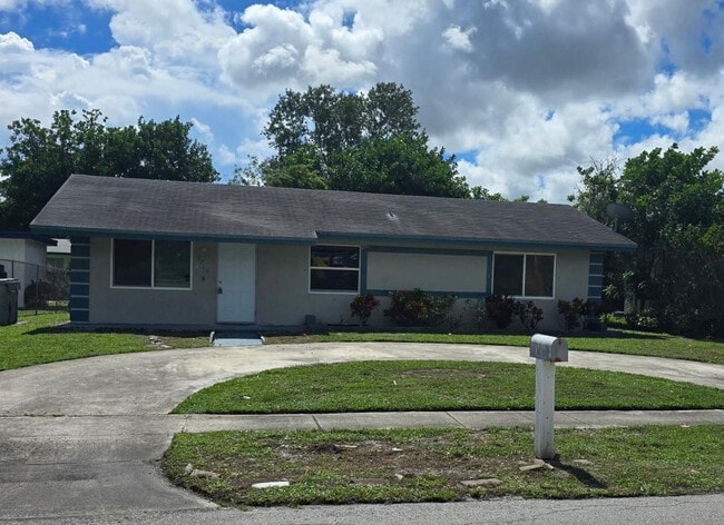 Primary Photo - 2710 NW 9th St