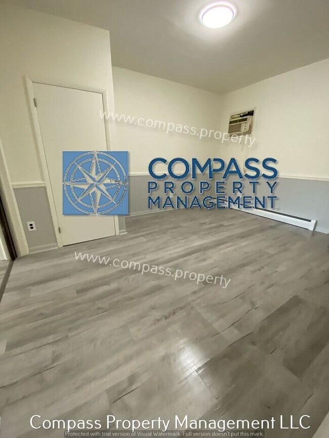 Building Photo - $ 1795 - 4 Bedroom, 1.5 Bath 3 Floor Home,...