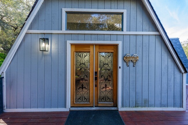 Building Photo - 28205 Meadow Oak Ln