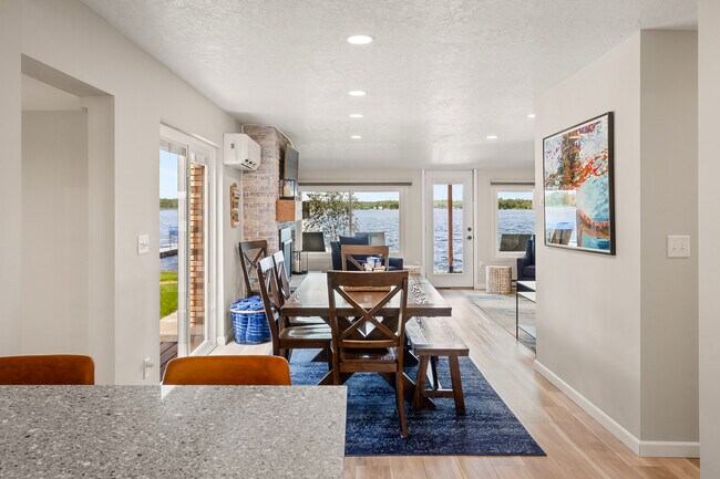 Dining - 27166 Little Floyd Lake Rd