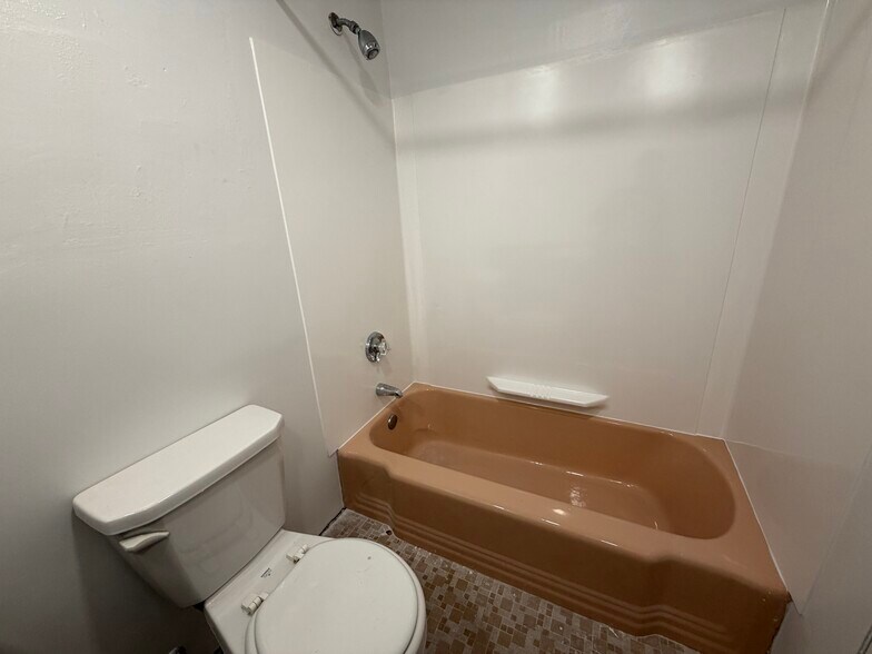 Building Photo - 306 Tappan St