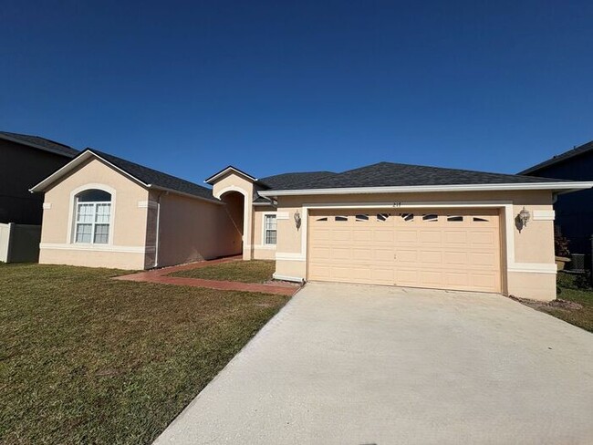 Building Photo - Single Family Home in Poinciana