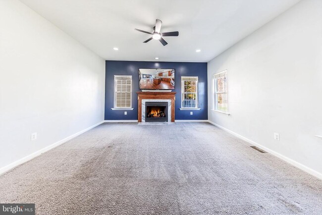 Building Photo - 9402 Pep Rally Ln