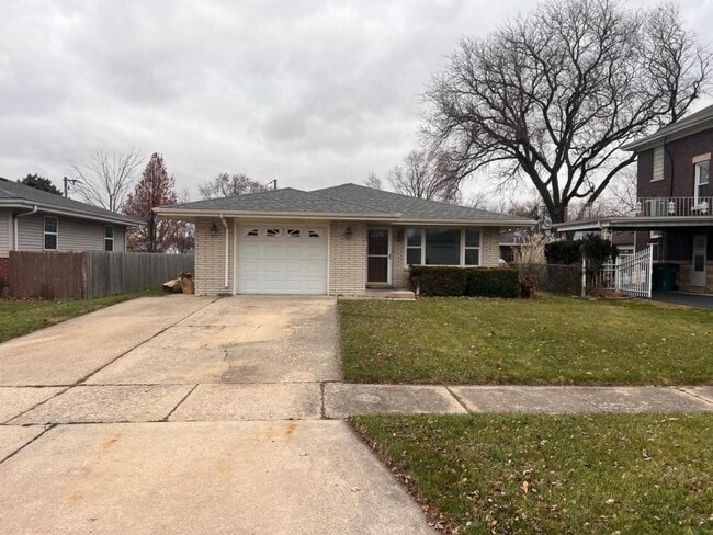 Primary Photo - 913 Curtis Ave