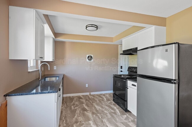 Building Photo - 4057 Lee Ct