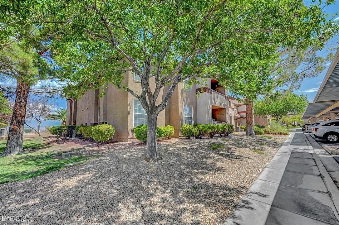 Building Photo - 231 W Horizon Ridge Pky