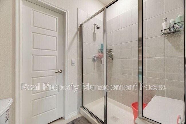 Building Photo - 7205 Bledington Ln