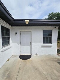 Building Photo - 1907 S Goldenrod Rd