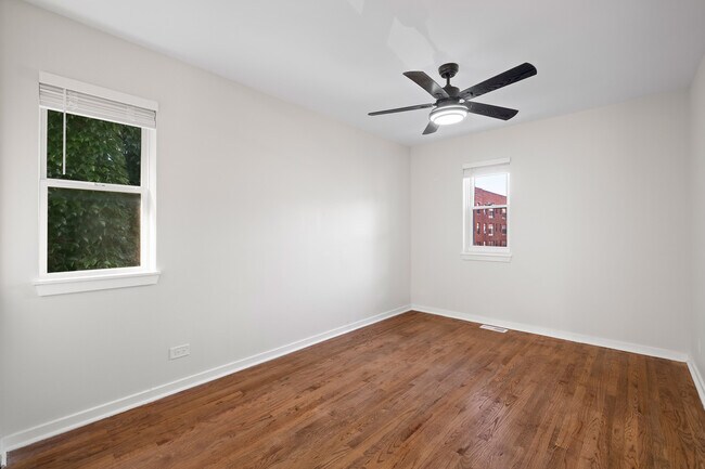 Building Photo - 6449 S Kenwood Ave