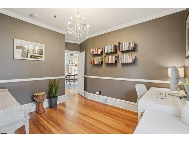 Building Photo - 209 8th Ave N