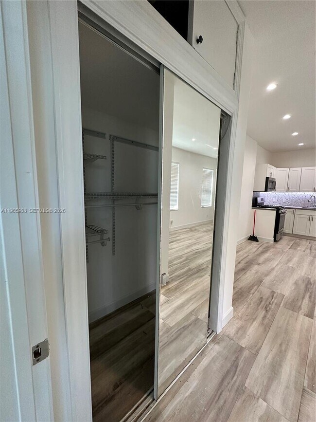 Building Photo - 1618 Michigan Ave